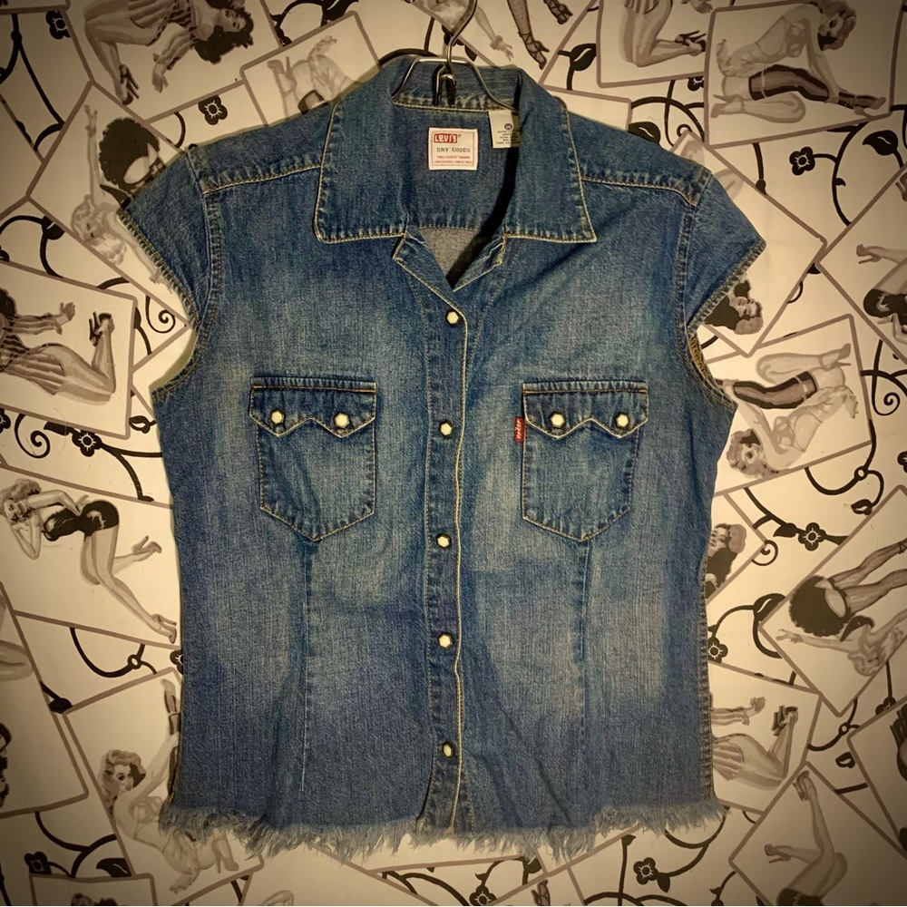 Levi's Sleeveless Blue Denim Button-Down Shirt